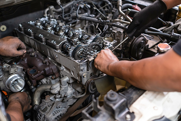 Engine overhaul and rebuilding service